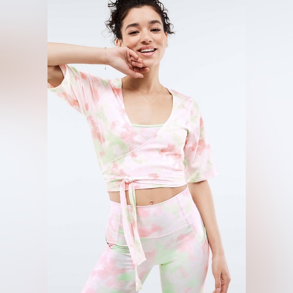 Fabletics Laila Wrap Top New Era Pastel Watercolors Size 1X